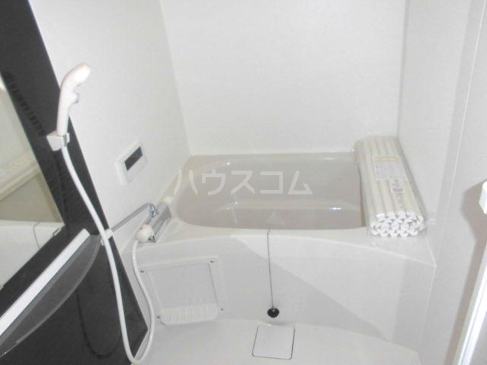 13/30 浴室