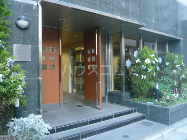 25/30 エントランス