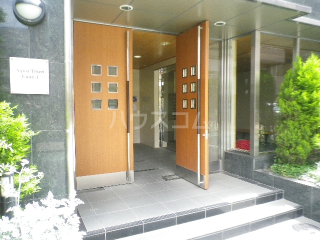 21/30 エントランス