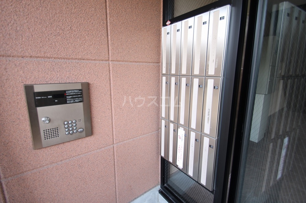 20/26 エントランス