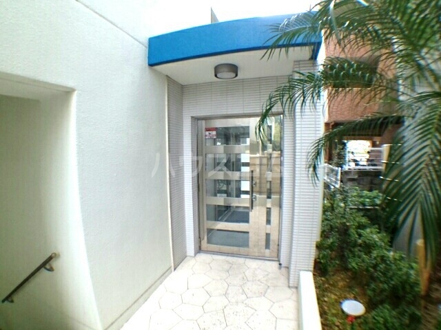 15/21 エントランス