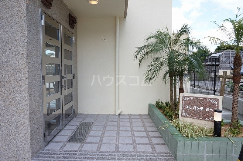 14/20 エントランス