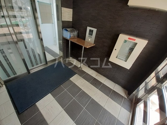 14/18 エントランス