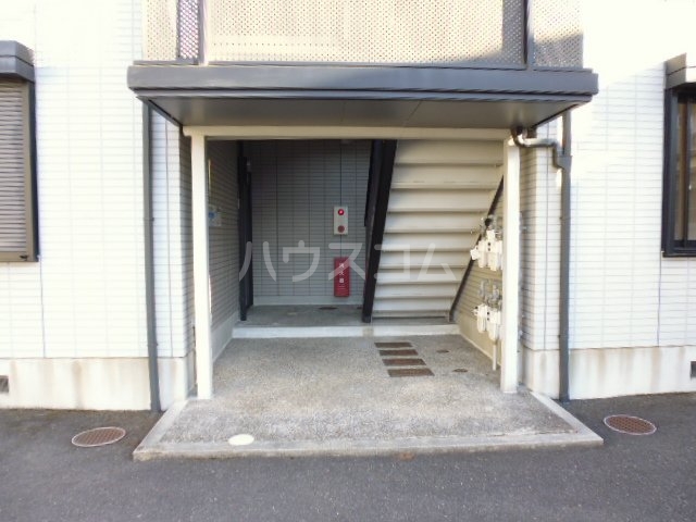 18/26 エントランス