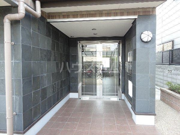 25/30 エントランス