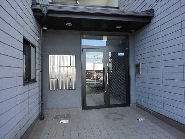 15/23 エントランス