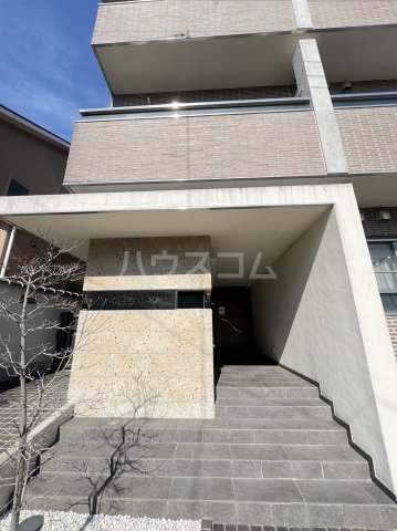 25/30 エントランス