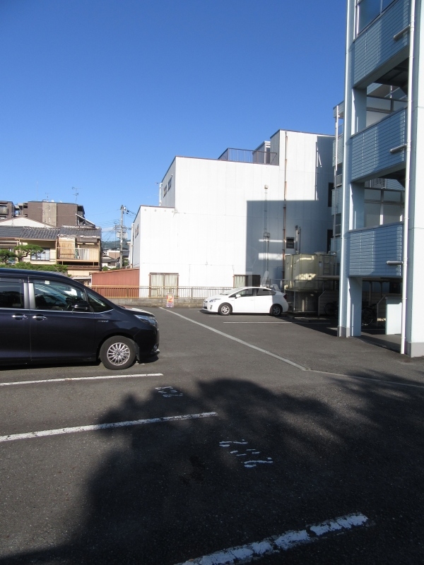 14/20 駐車場