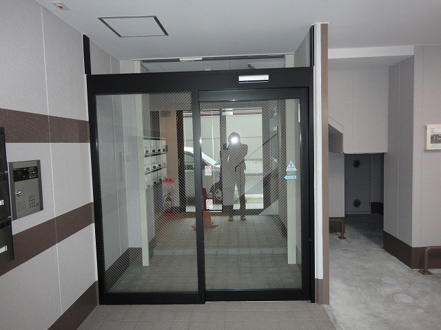 22/30 エントランス