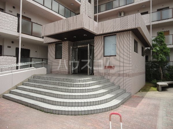 13/23 エントランス