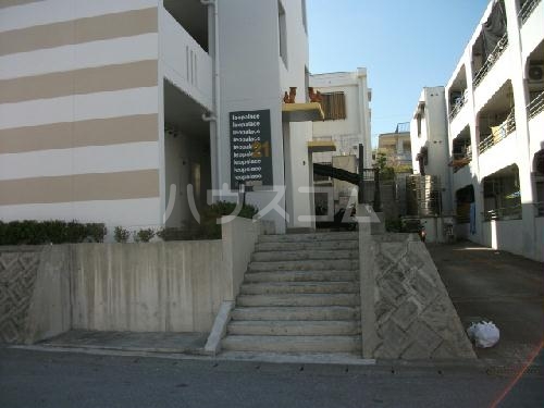 13/15 エントランス