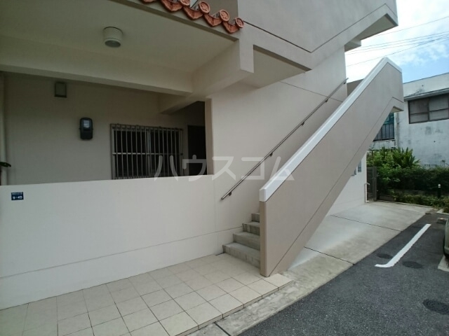 15/21 エントランス