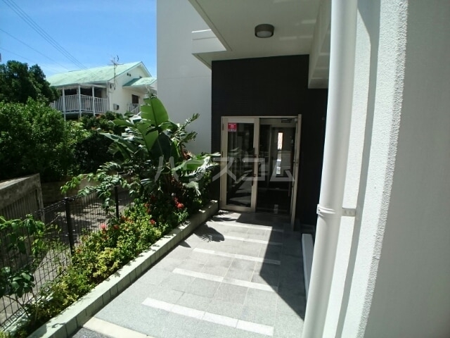 14/20 エントランス