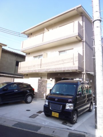 17/25 エントランス