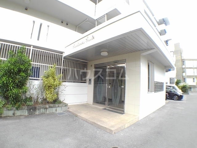 14/15 エントランス