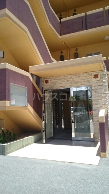 15/21 エントランス