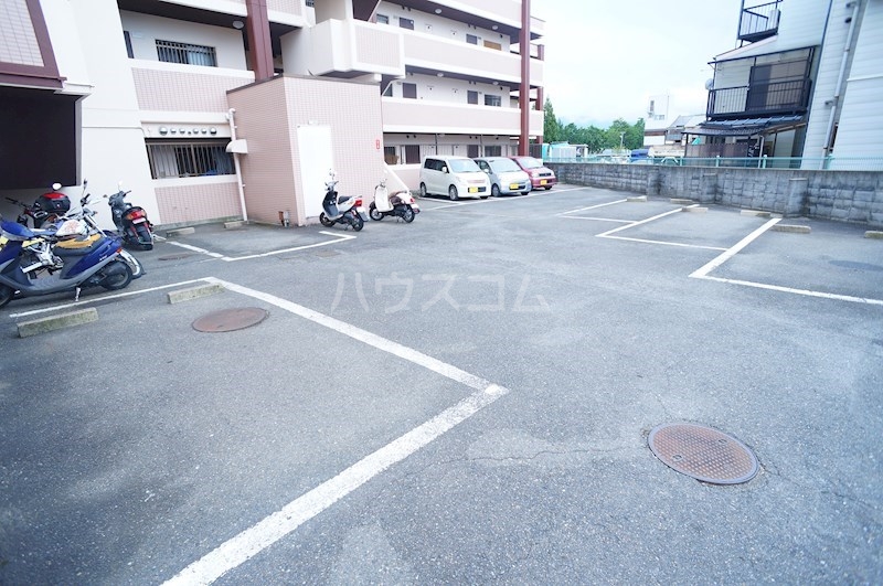 21/29 駐車場