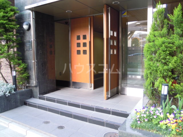 22/30 エントランス