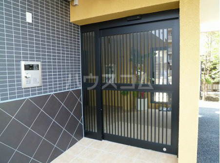 20/26 エントランス