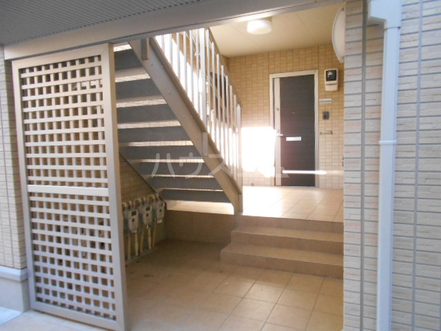 25/30 エントランス