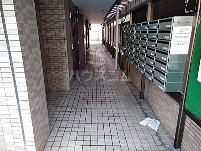 22/30 エントランス