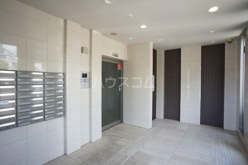 22/30 エントランス