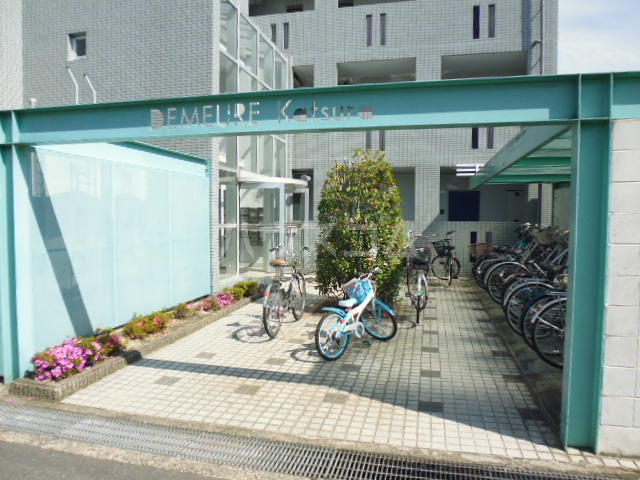26/30 エントランス