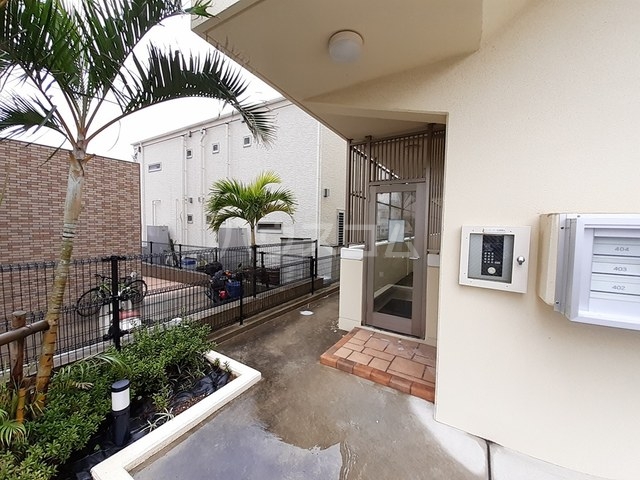 15/21 エントランス