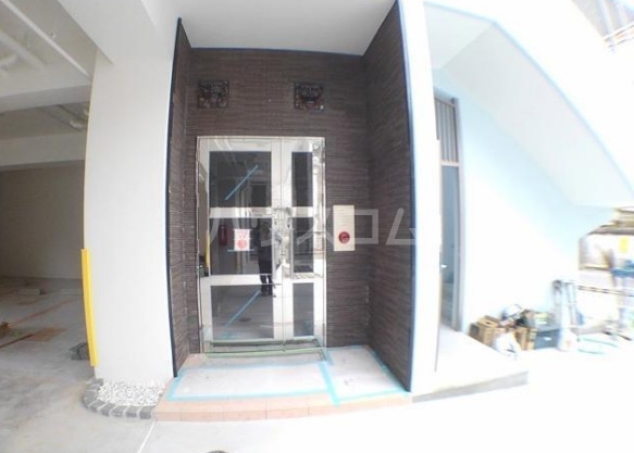 14/20 エントランス