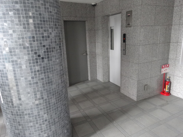 22/30 エントランス