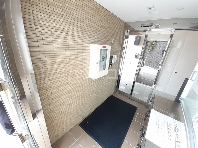 15/21 エントランス