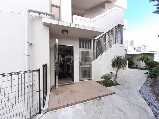 15/21 エントランス