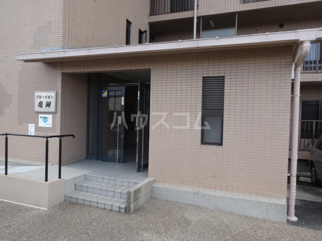 27/30 エントランス