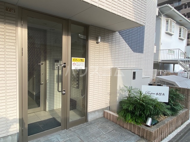 24/25 エントランス