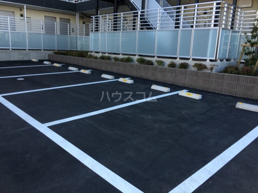 25/30 駐車場