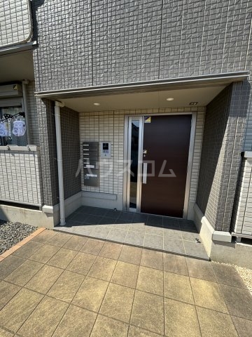 28/30 エントランス