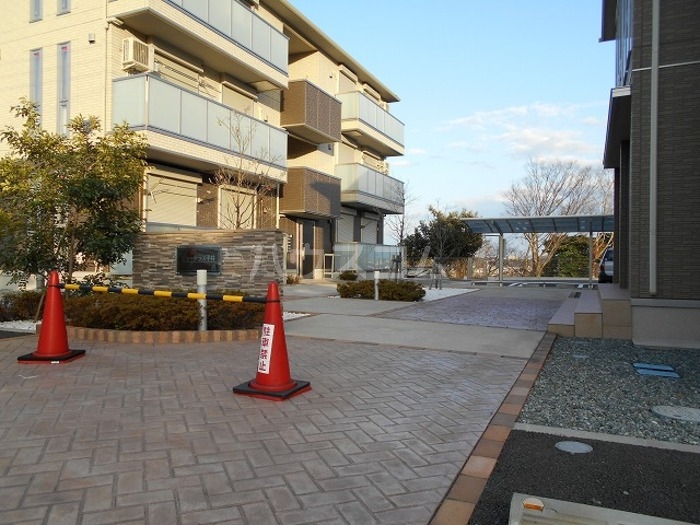 15/17 エントランス