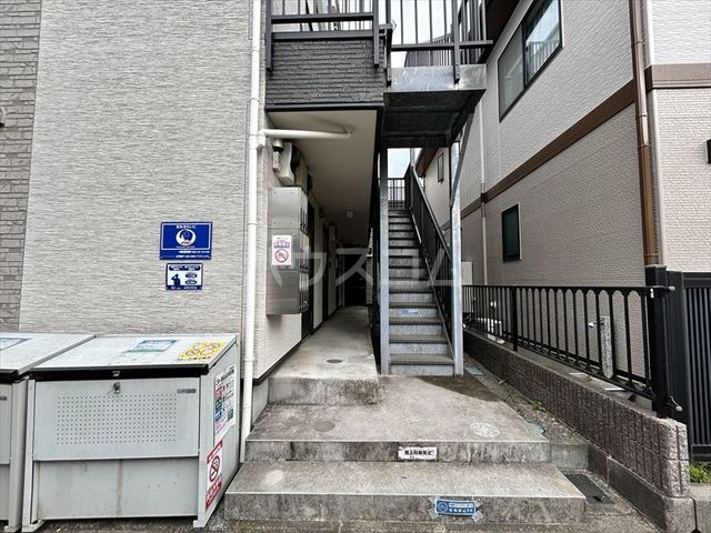 16/18 エントランス