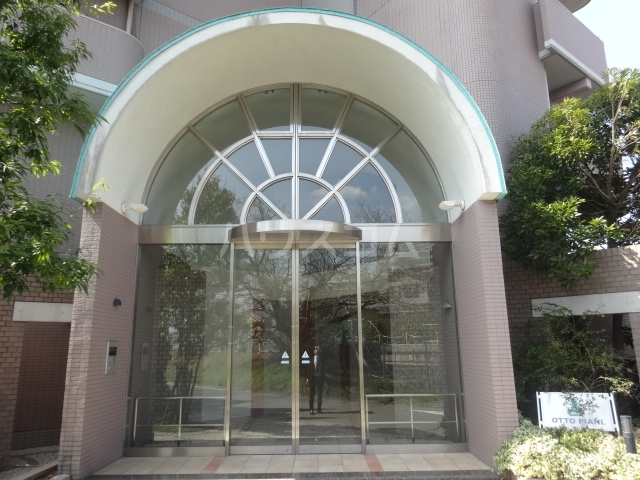 27/30 エントランス