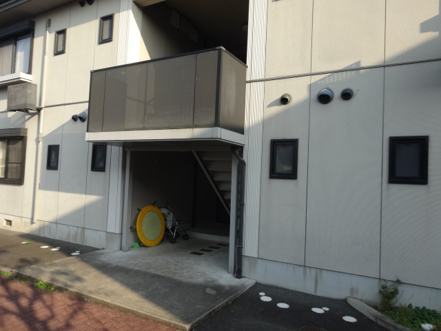 26/30 エントランス