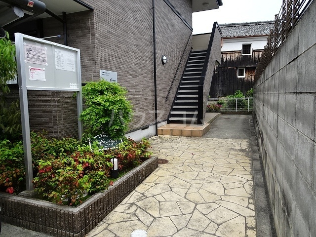 17/23 エントランス