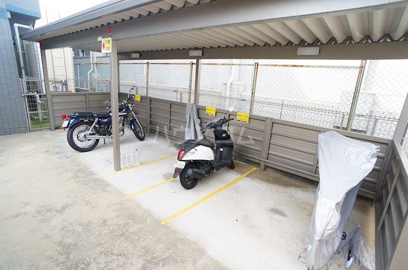28/30 駐車場