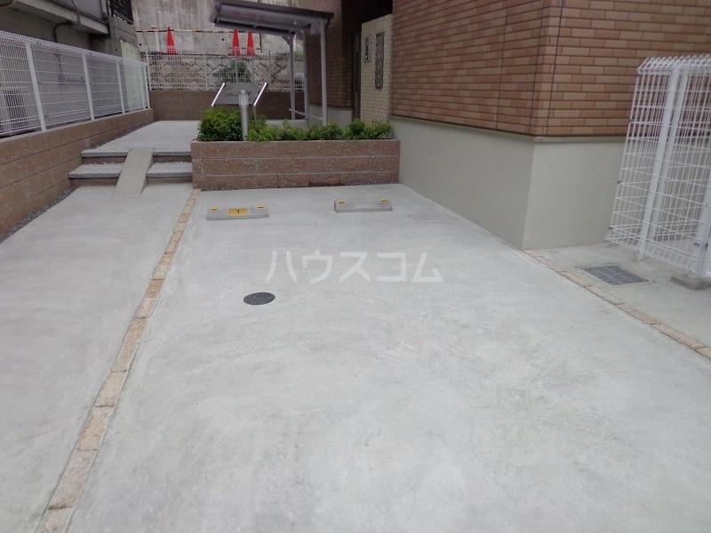 16/30 駐車場