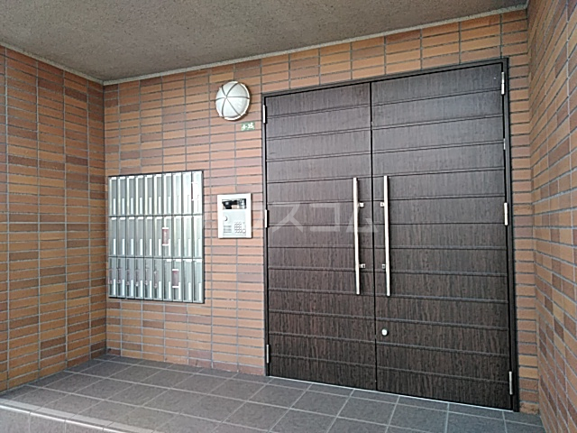 3/4 エントランス