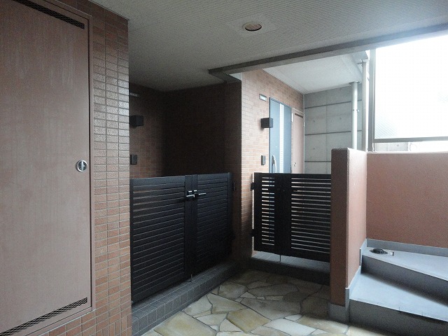 21/29 エントランス