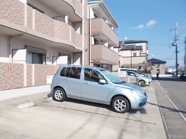 16/27 駐車場