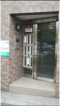 18/18 エントランス