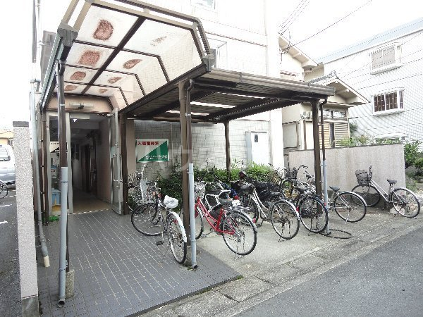 21/29 エントランス