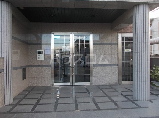 15/22 エントランス