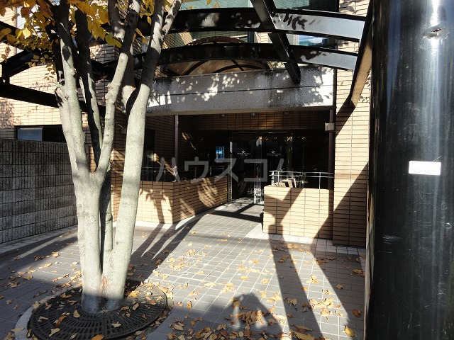 3/7 エントランス